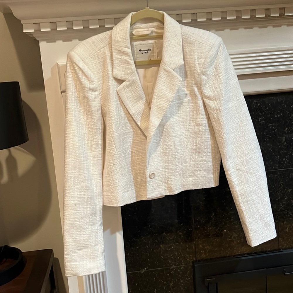 Cropped white tweed blazer
